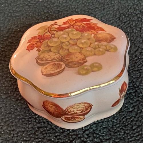 Vtg royal worcester palissy - royal,